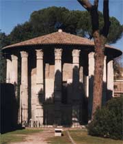 Itineraries in Rome: A small temple in the Forum Boario