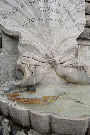 Fountains of Rome: Bee's fountain